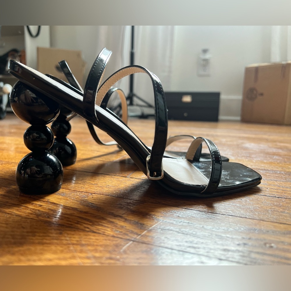 Raid- Bubble heels, black patent- Size 9